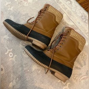 Boutique duck boots